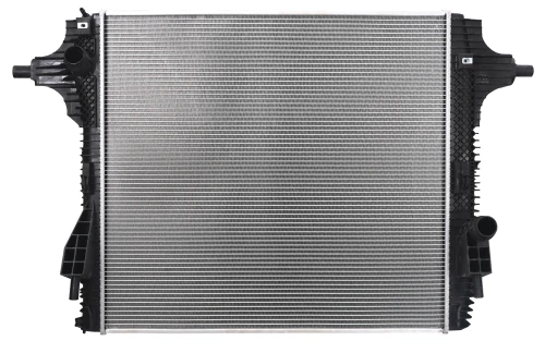 13717 Radiador Automático Ford F-450/F-550 Super Duty 2017-2019